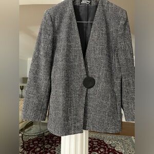 Loring women’s black and white pure wool one button closure V-neck line Blazer